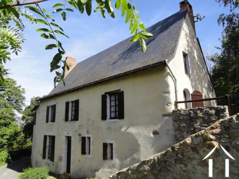 EEN CHARMANTE COTTAGE UIT DE 15E EEUW MET 3 SLAAPKAMERS