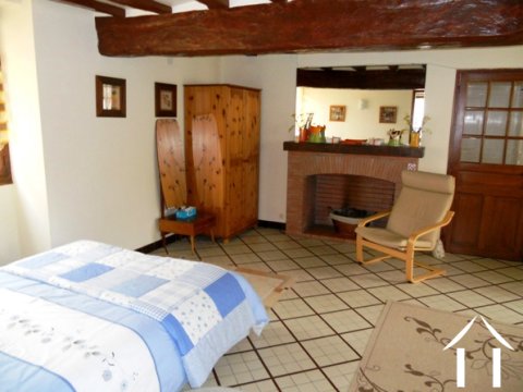 The main bedroom in the apartment (maison d'amis).