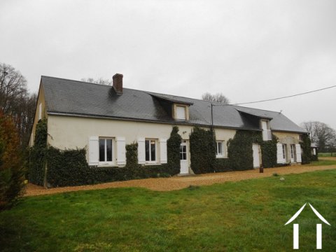Built of tuffeau limestone in the classic styling of the region, the property has a new ardoise slate roof. It is well insulated throughout and benefits from modern double glazed windows and exterior doors.
