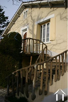 Karakteristiek huis met schitterend uitzicht, nabij winkels