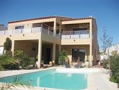 Luxe villa met zwembad, jacuzzi en schitterend uitzicht