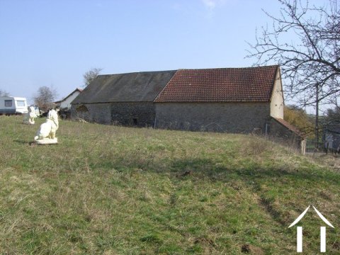 Terrein met schuur 