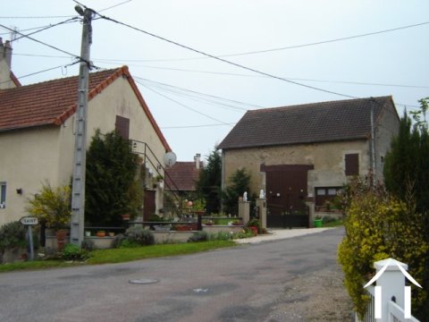 Tussen Autun en Beaune
