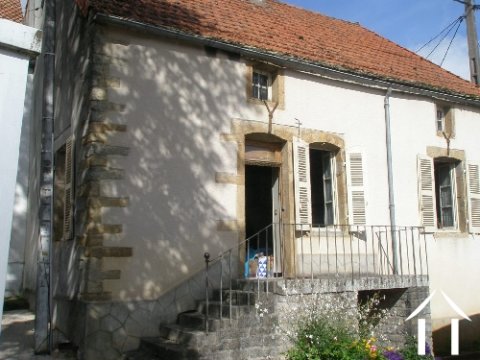 Dorpswoning nabij Pouilly