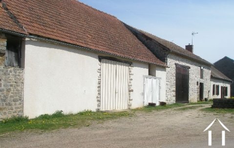 Traditioneel huis en schuren