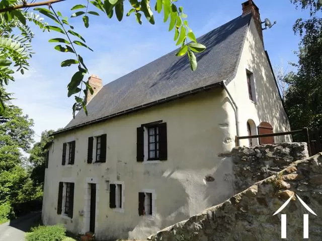 EEN CHARMANTE COTTAGE UIT DE 15E EEUW MET 3 SLAAPKAMERS