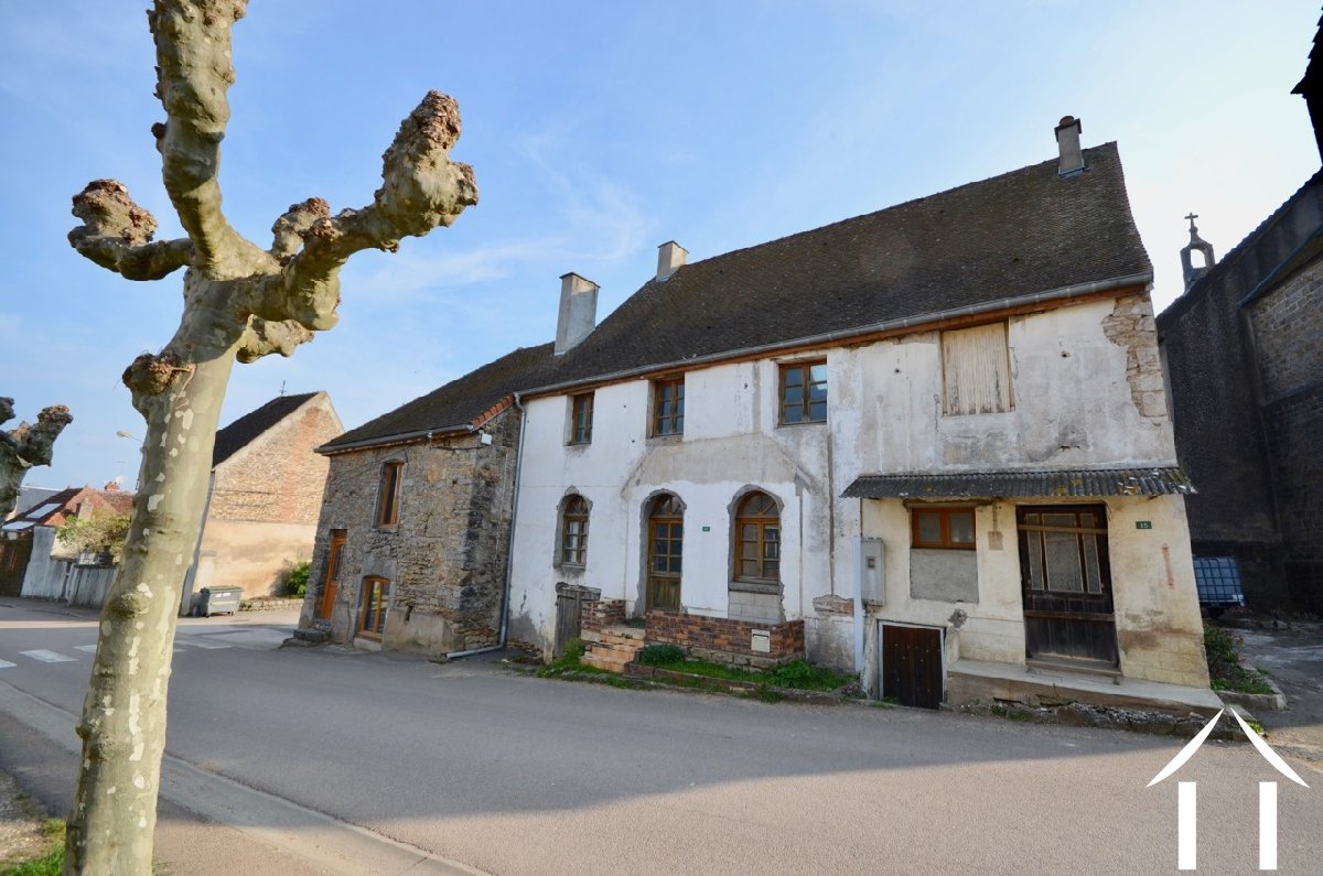 Dorpshuis te koop st gilles, bourgogne, BH5257V Afbeelding - 2