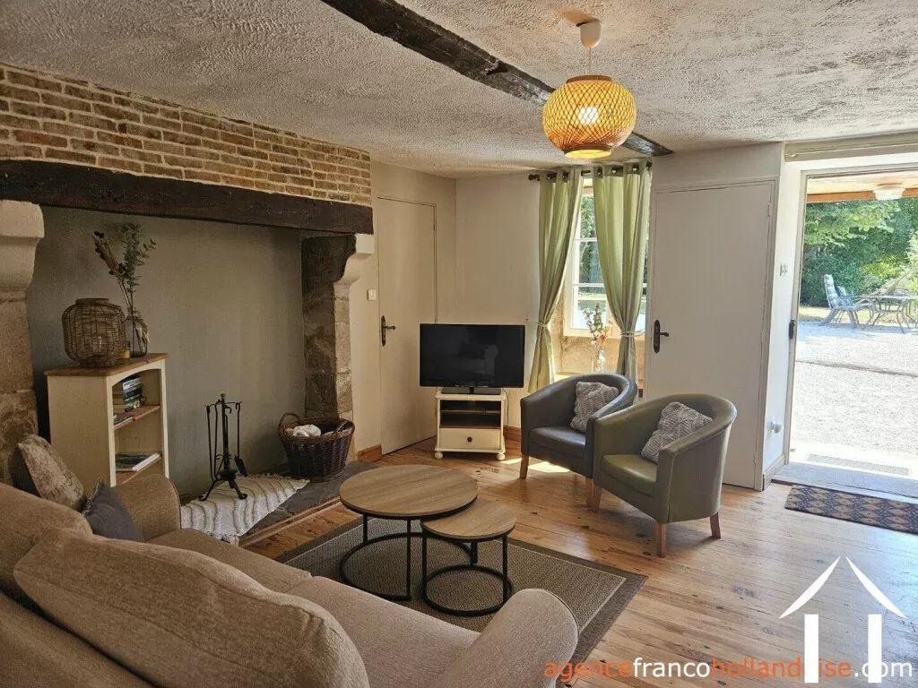 Woonhuis te koop chalus, auvergne, Li1010 Afbeelding - 2