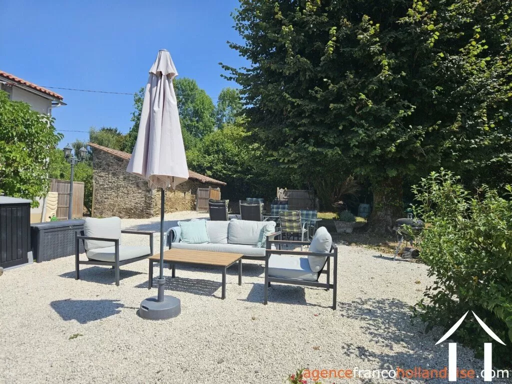 Woonhuis te koop chalus, auvergne, Li1010 Afbeelding - 30