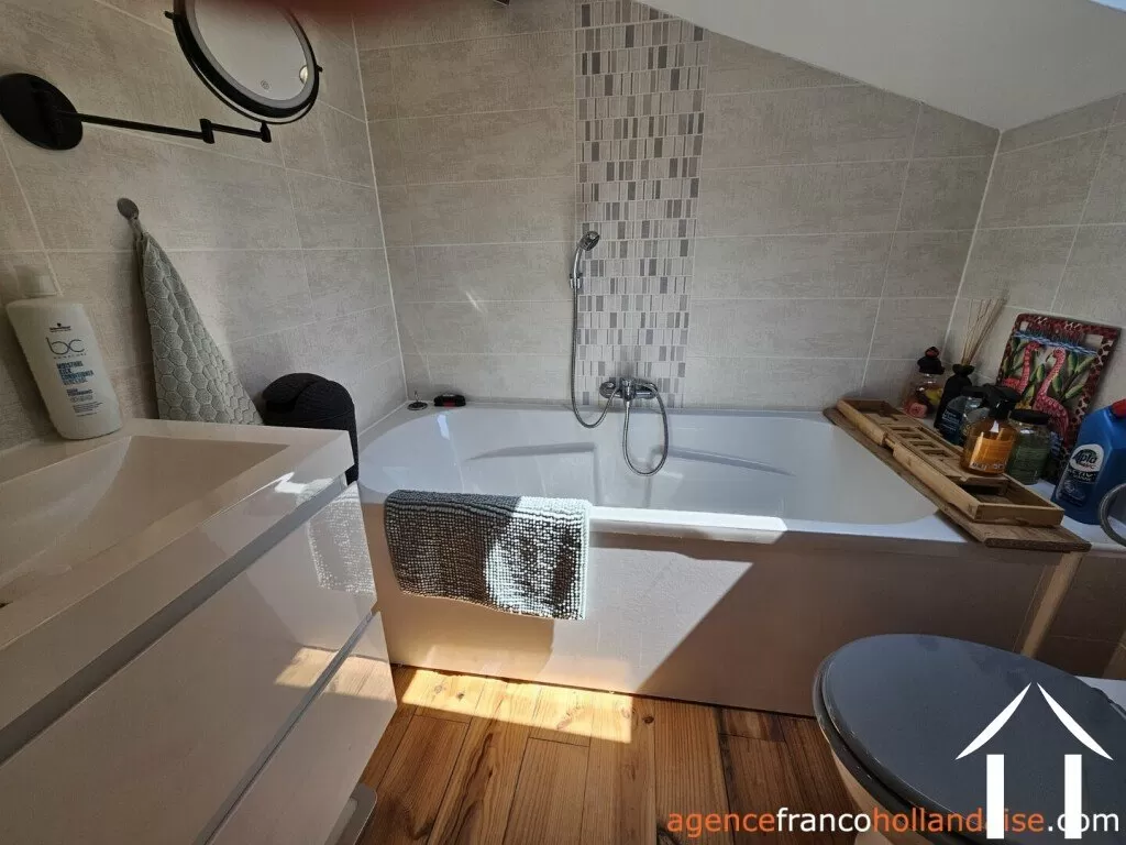 Woonhuis te koop chalus, auvergne, Li1010 Afbeelding - 29