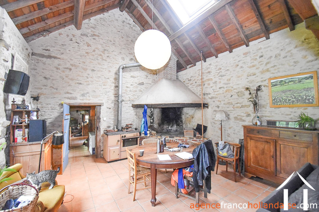 Huis met gastverblijf te koop chateauneuf la foret, limousin, Li1025 Afbeelding - 2