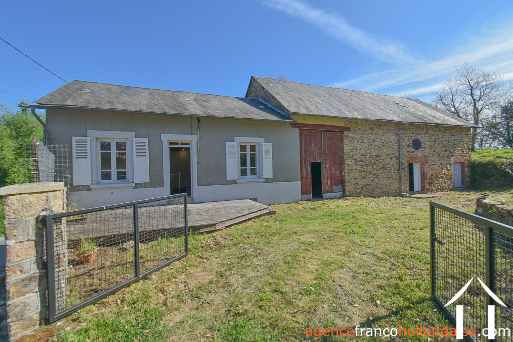Woonhuis te koop chateauneuf la foret, limousin, Li1048 Afbeelding - 1