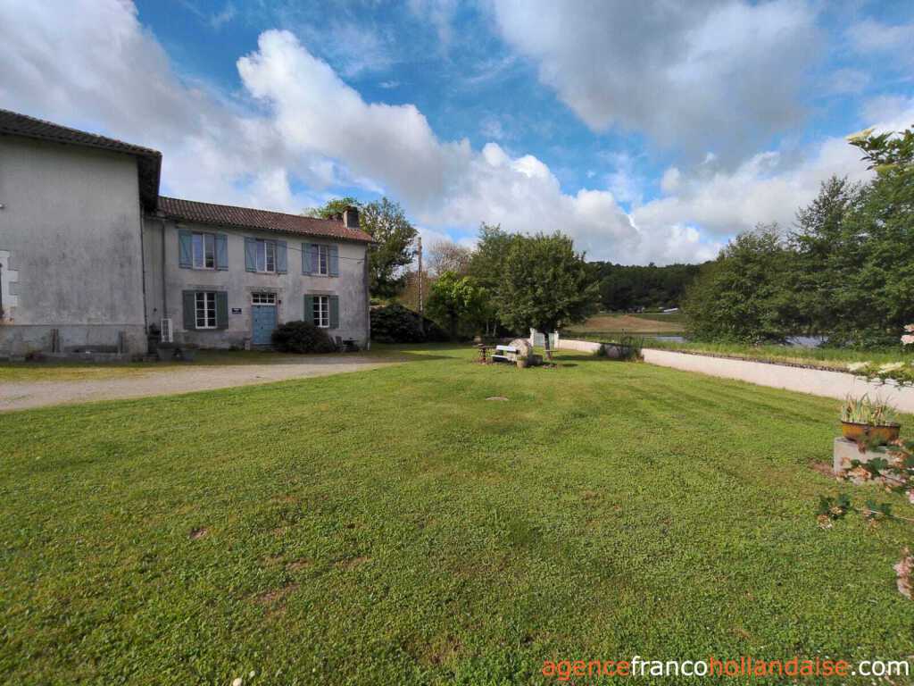 Huis met gastverblijf te koop rochechouart, limousin, Li1054 Afbeelding - 41