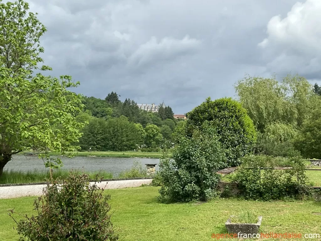 Huis met gastverblijf te koop rochechouart, limousin, Li1054 Afbeelding - 38