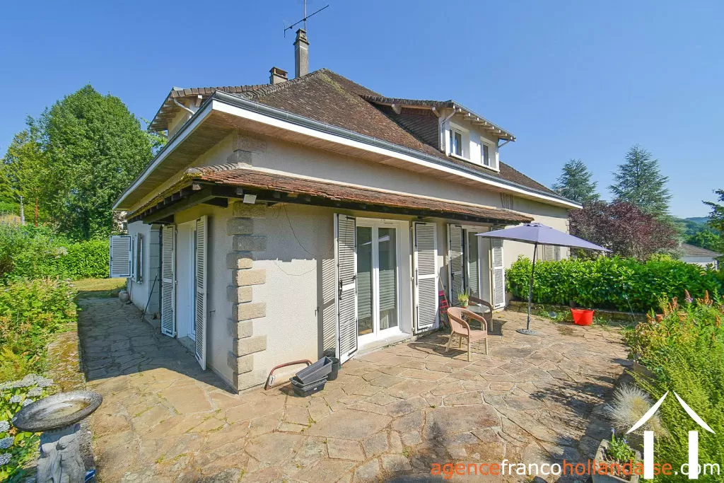 Woonhuis te koop chateauneuf la foret, limousin, Li1064 Afbeelding - 1