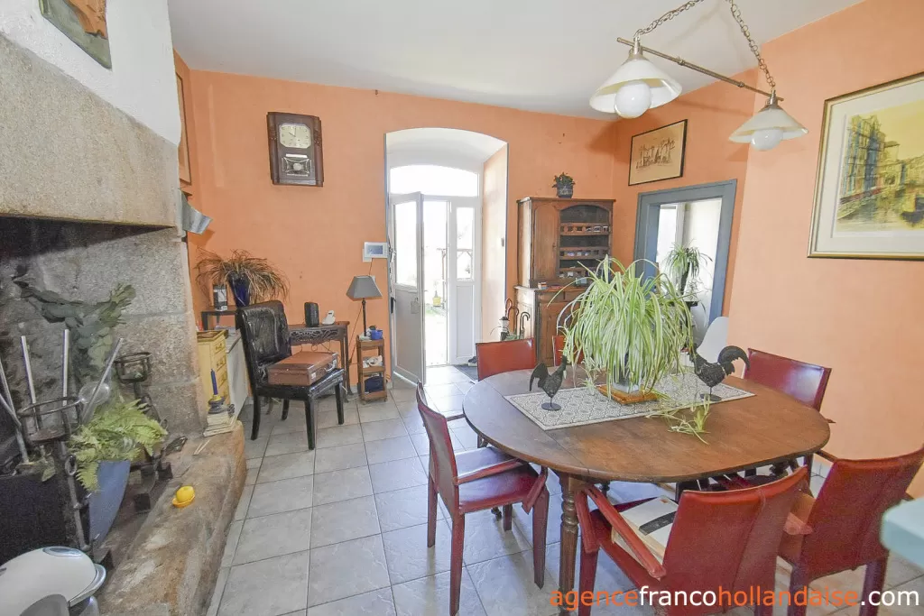 Huis met gastverblijf te koop st germain les belles, limousin, Li1075 Afbeelding - 9