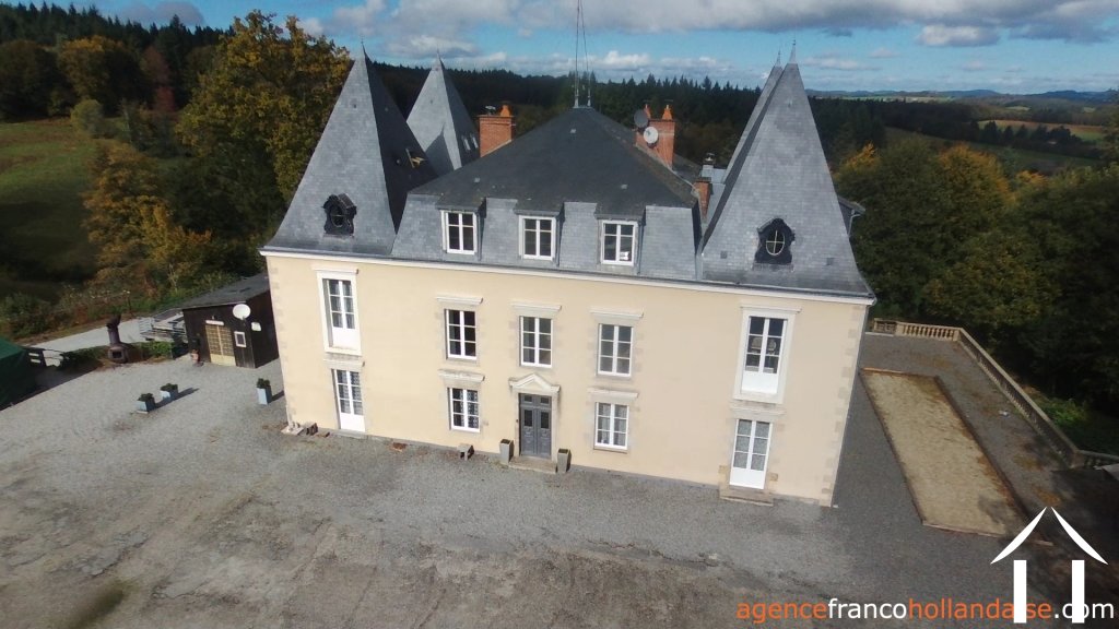 Kasteel te koop chateauneuf la foret, limousin, Li724 Afbeelding - 8