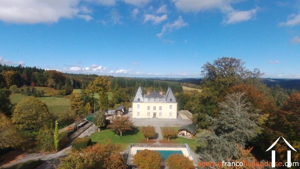 Kasteel te koop chateauneuf la foret, limousin, Li724 Afbeelding - 2