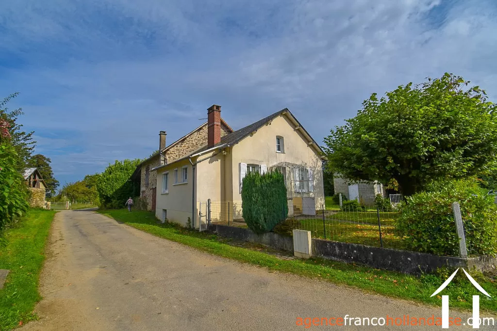 Woonhuis te koop la porcherie, limousin, Li939 Afbeelding - 1