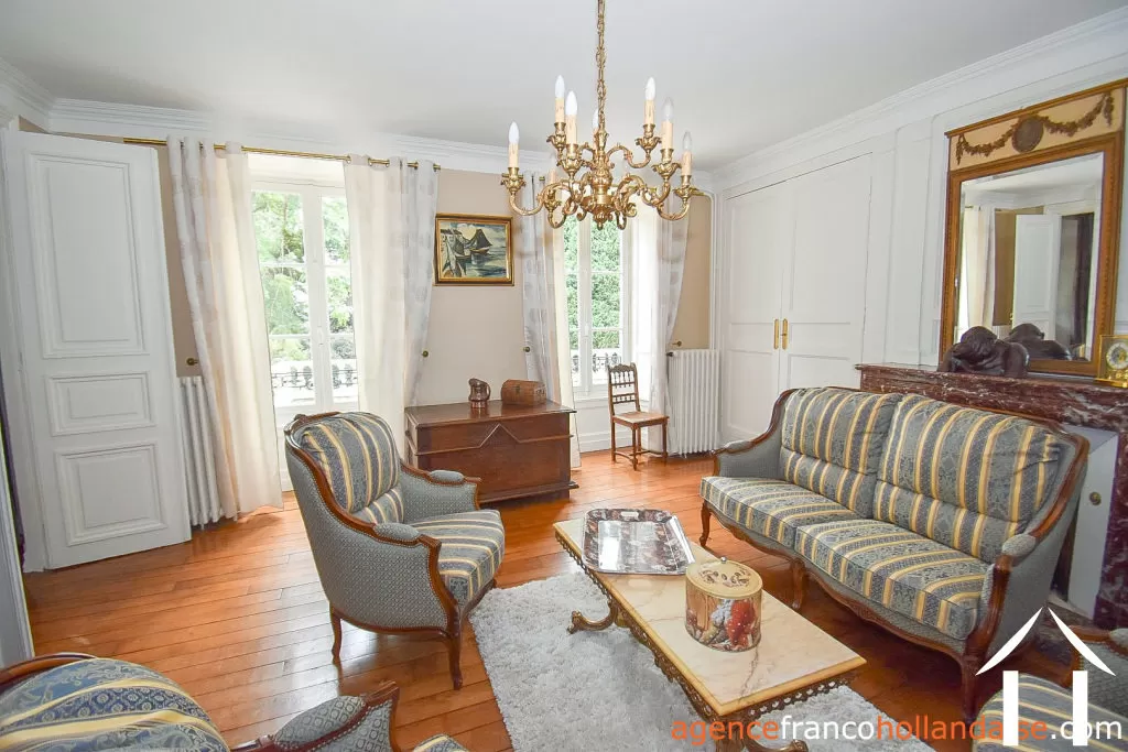 Manoir Landhuis  te koop ussel, auvergne, Li944 Afbeelding - 8