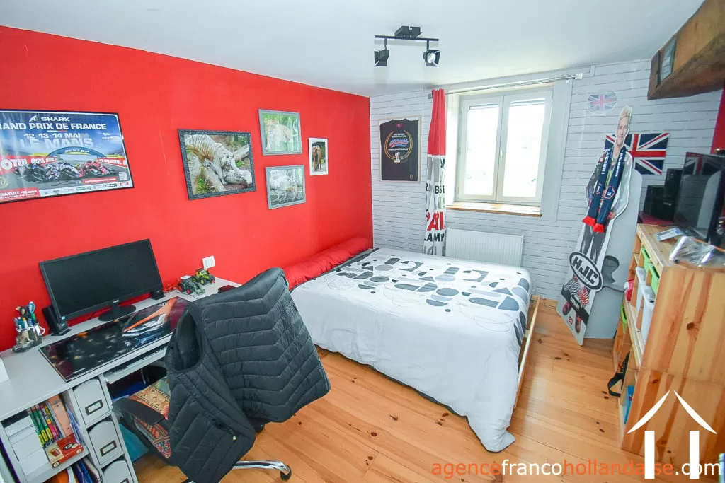 Woonhuis te koop chateauneuf la foret, limousin, Li990 Afbeelding - 26