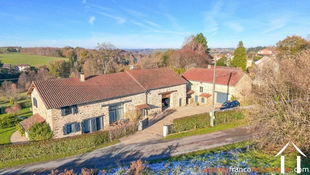 Woonhuis te koop chateauneuf la foret, limousin, Li990 Afbeelding - 1