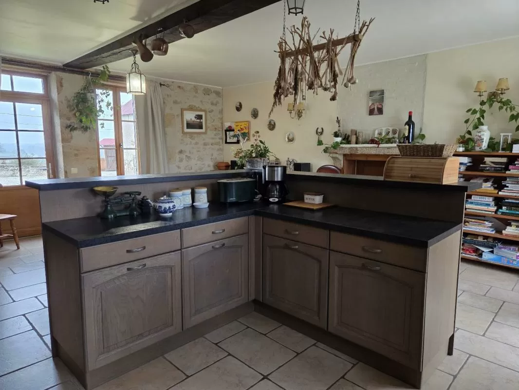 Woonboerderij te koop bourbon l archambault, auvergne, AP030071081 Afbeelding - 3