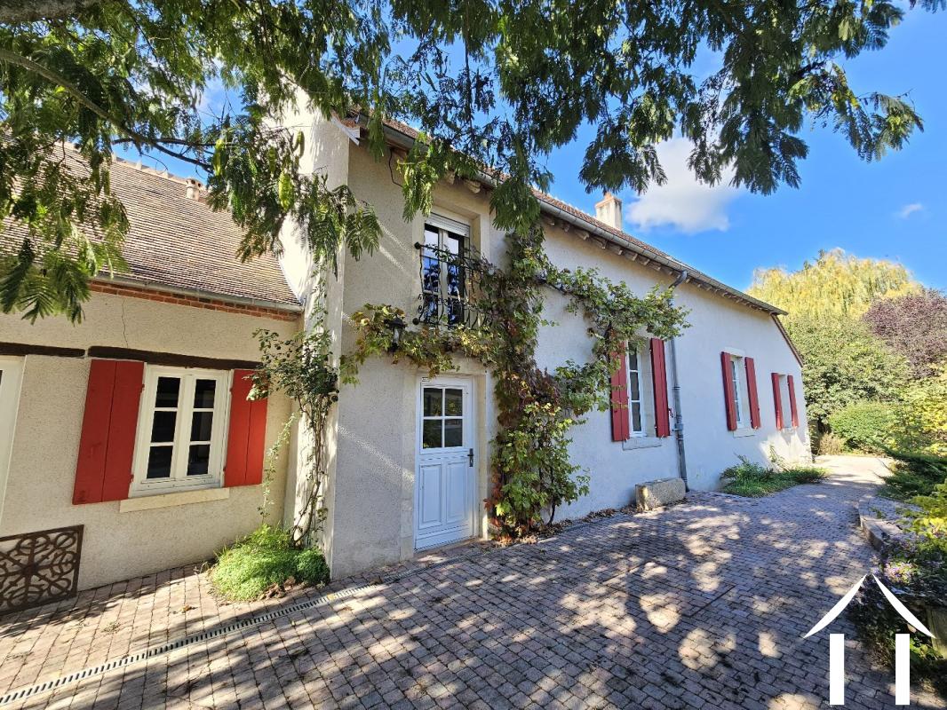 Woonhuis te koop ainay le chateau, auvergne, AP030071108 Afbeelding - 1