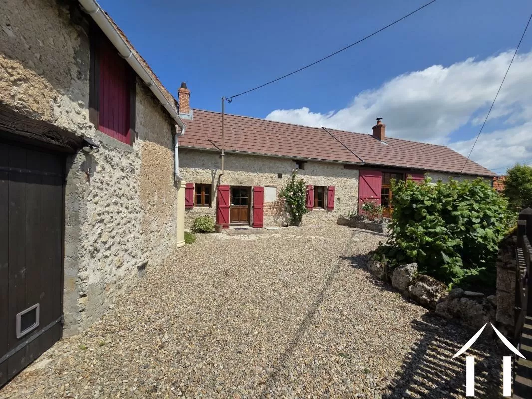 Woonboerderij te koop cindre, auvergne, AP030071115 Afbeelding - 1