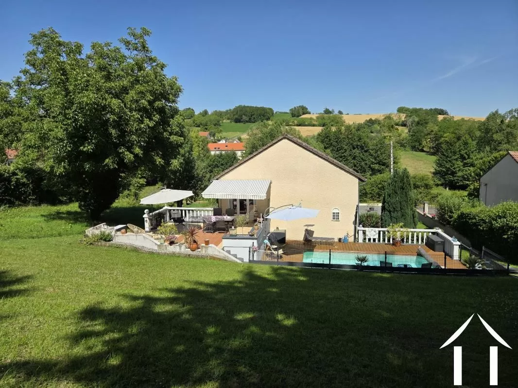 Dorpshuis te koop creuzier le vieux, auvergne, AP030071119 Afbeelding - 1