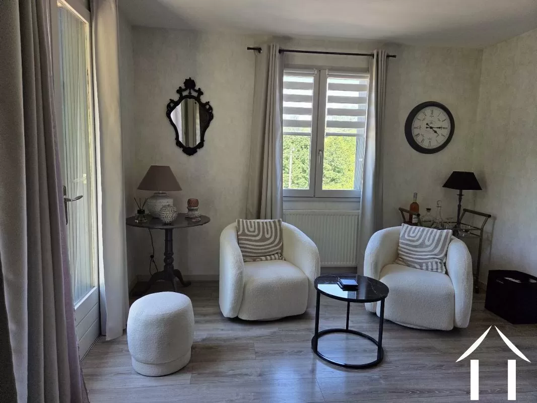 Dorpshuis te koop creuzier le vieux, auvergne, AP030071119 Afbeelding - 4