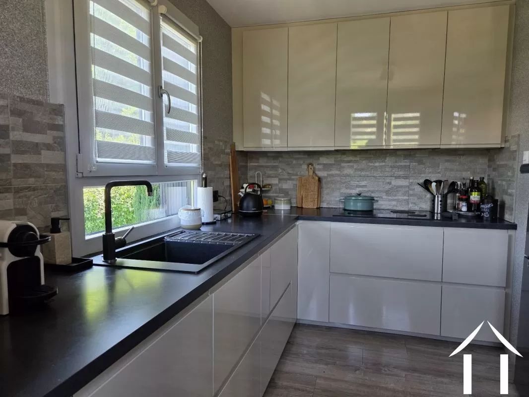 Dorpshuis te koop creuzier le vieux, auvergne, AP030071119 Afbeelding - 6