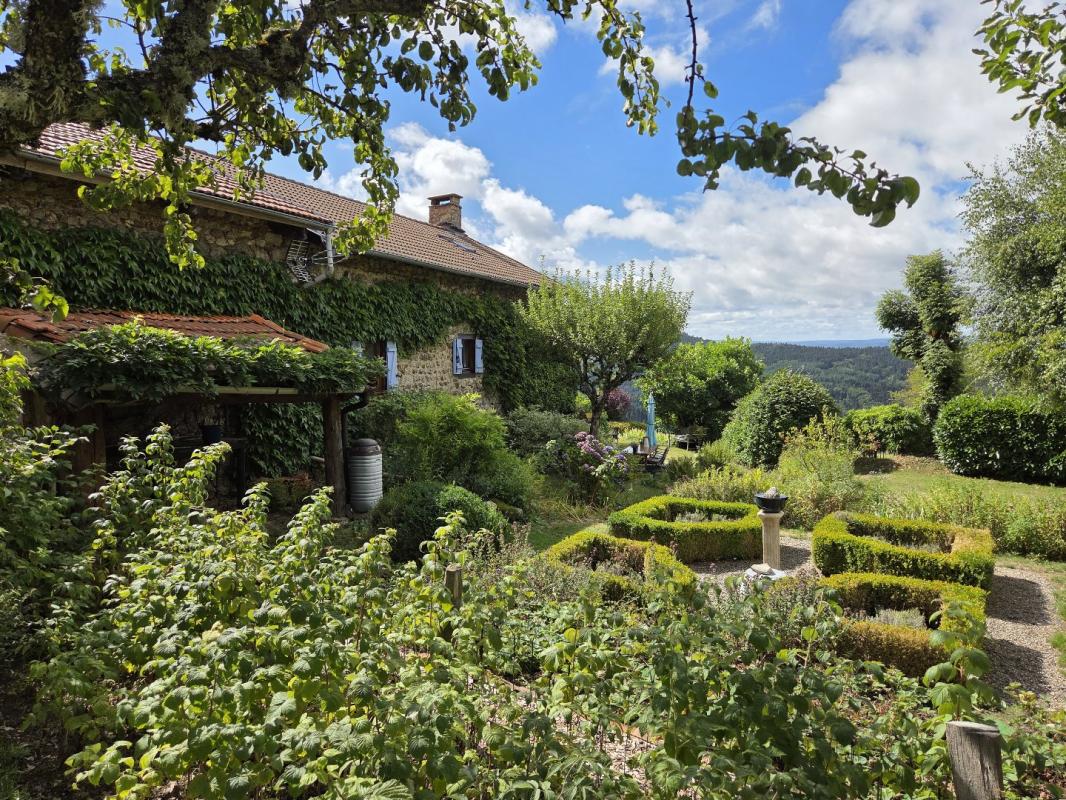 Authentiek stenen huis  te koop valcivieres, auvergne, AP030071137 Afbeelding - 13