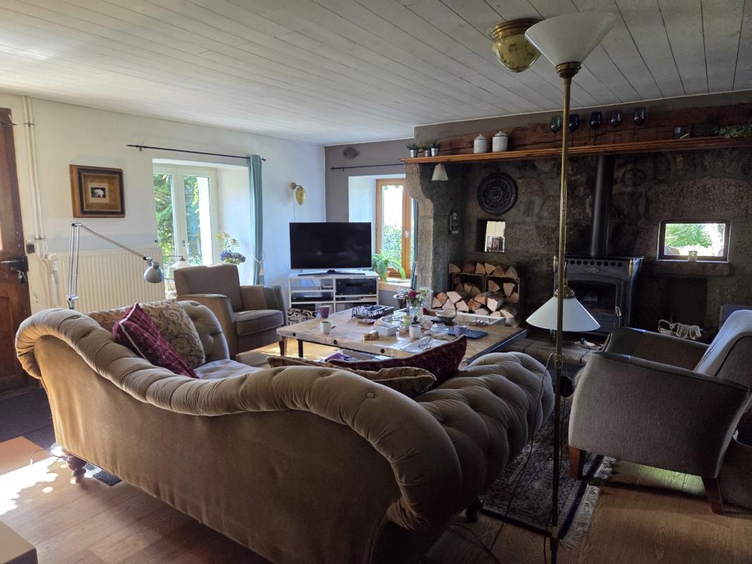 Authentiek stenen huis  te koop valcivieres, auvergne, AP030071137 Afbeelding - 3