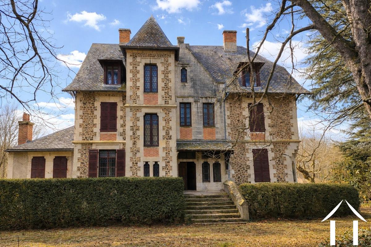 Manoir Landhuis  te koop perrier, auvergne, AP030071152 Afbeelding - 1