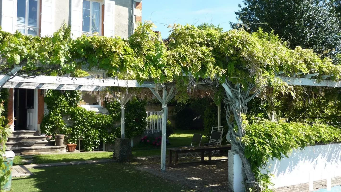 Maison de Maître te koop st gervais d auvergne, auvergne, AP030071175 Afbeelding - 1
