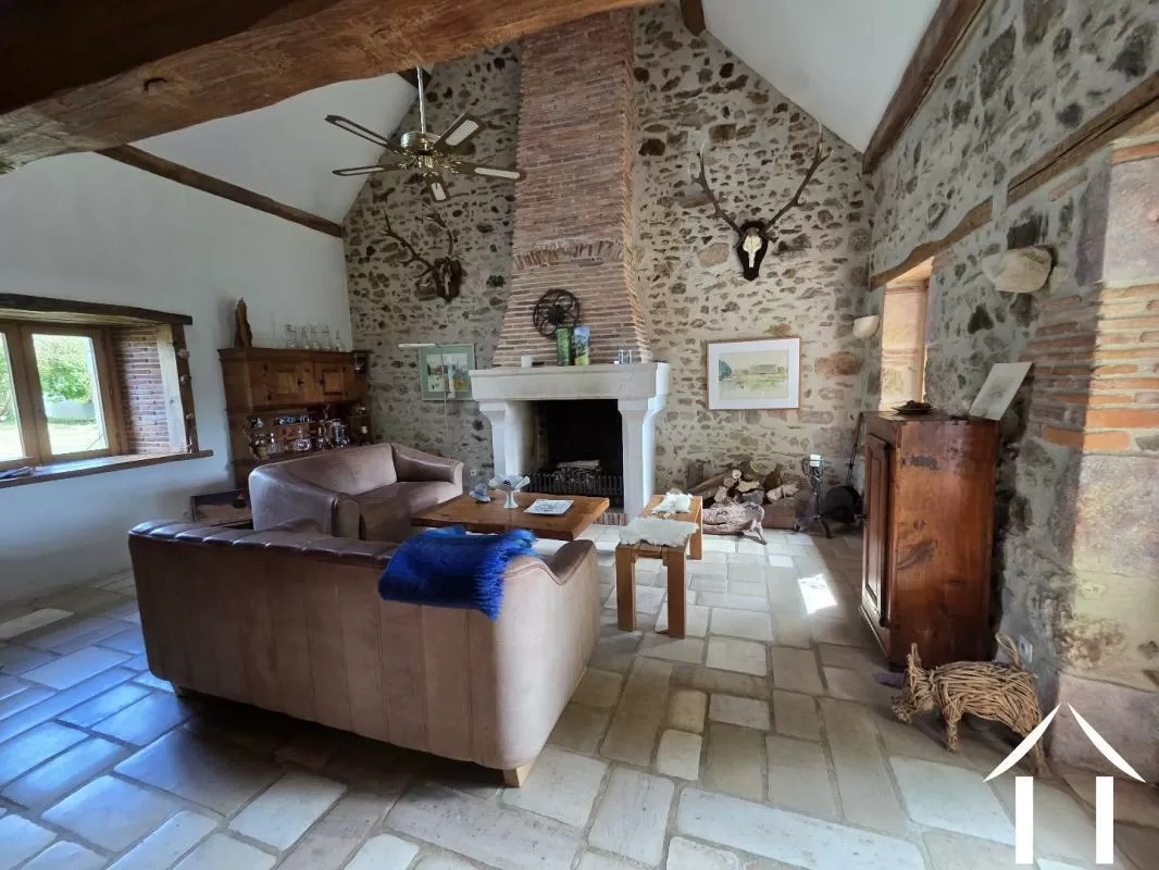 Woonboerderij te koop st caprais, auvergne, AP030071185 Afbeelding - 2