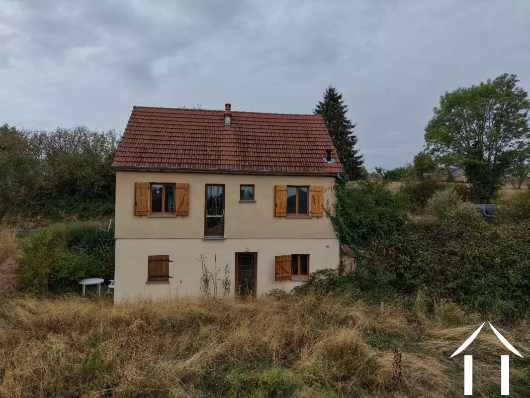 Woonhuis te koop chatel montagne, auvergne, AP030071190 Afbeelding - 1