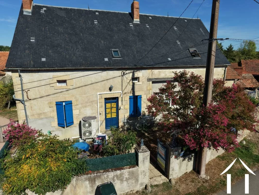 Woonhuis te koop louchy montfand, auvergne, AP030071201 Afbeelding - 1