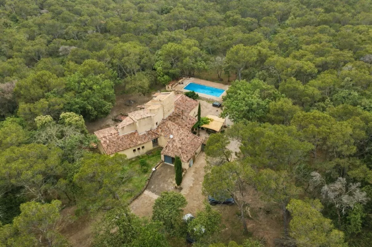 Bezit 1 hectare ++ te koop uchaux, provence-alpen-côte d'azur, EG11-2548 Afbeelding - 1