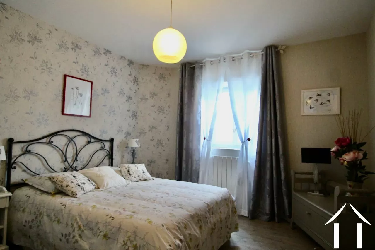 House : bedroom 1