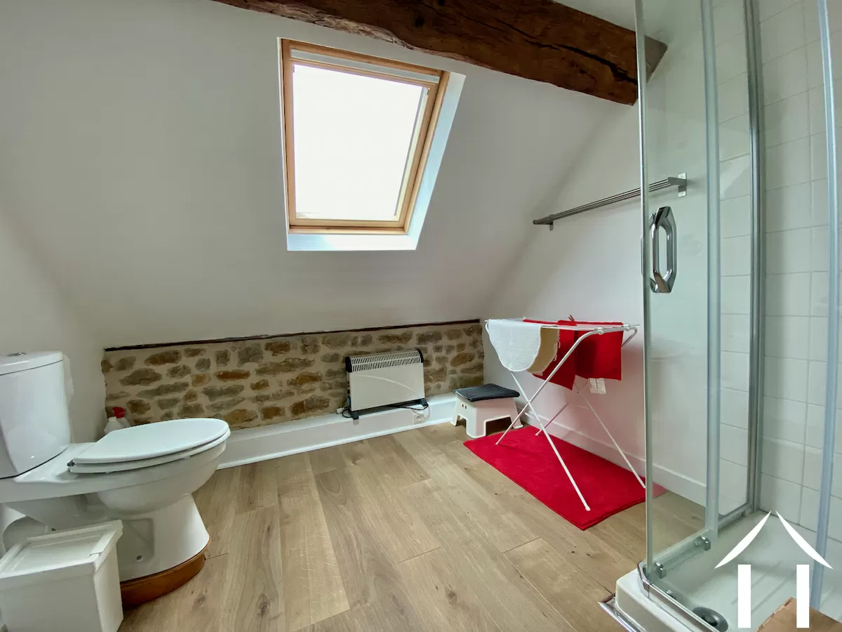 2ème niveau, la salle d'eau-wc