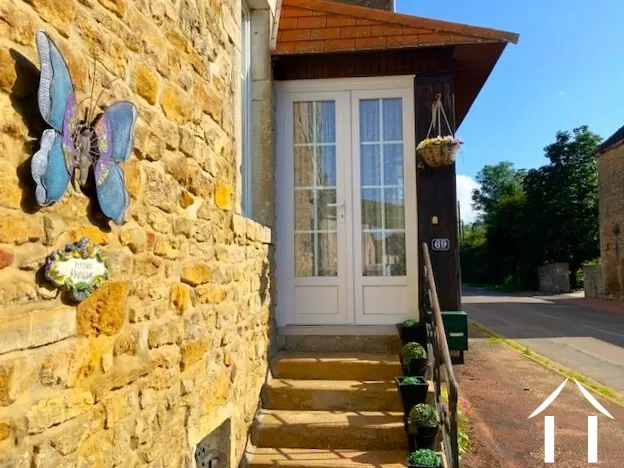 Escalier et nouvelle porte d'entrée