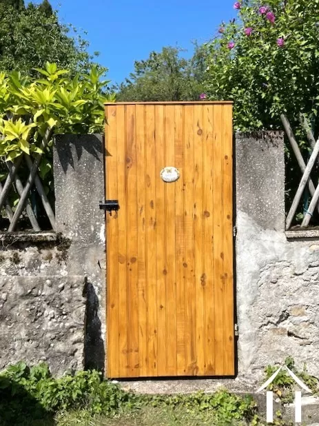 NLe jardin a reçu une nouvelle porte