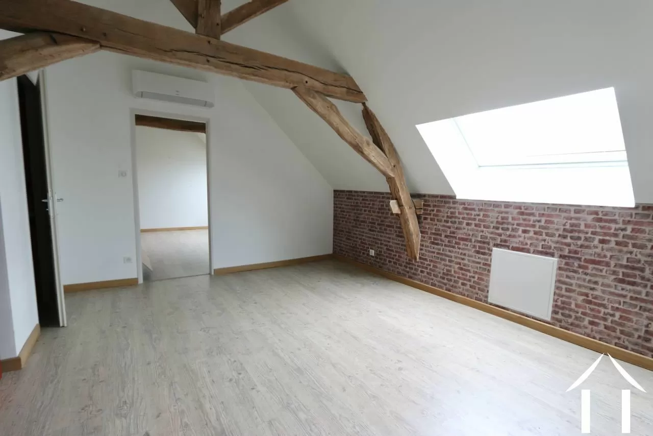 Eerste verdieping slaapkamer 3 gevolgd door slaapkamer 4