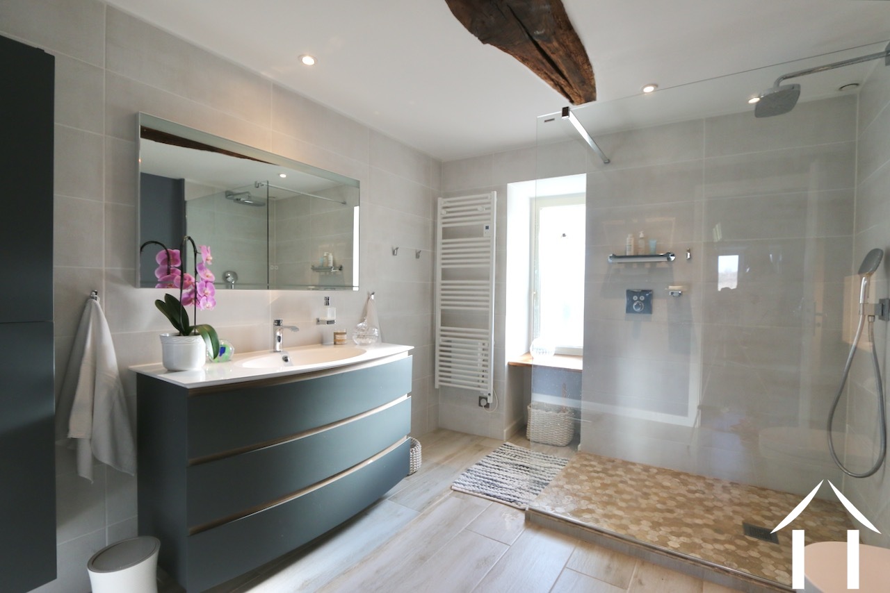 Douchecabine met toilet