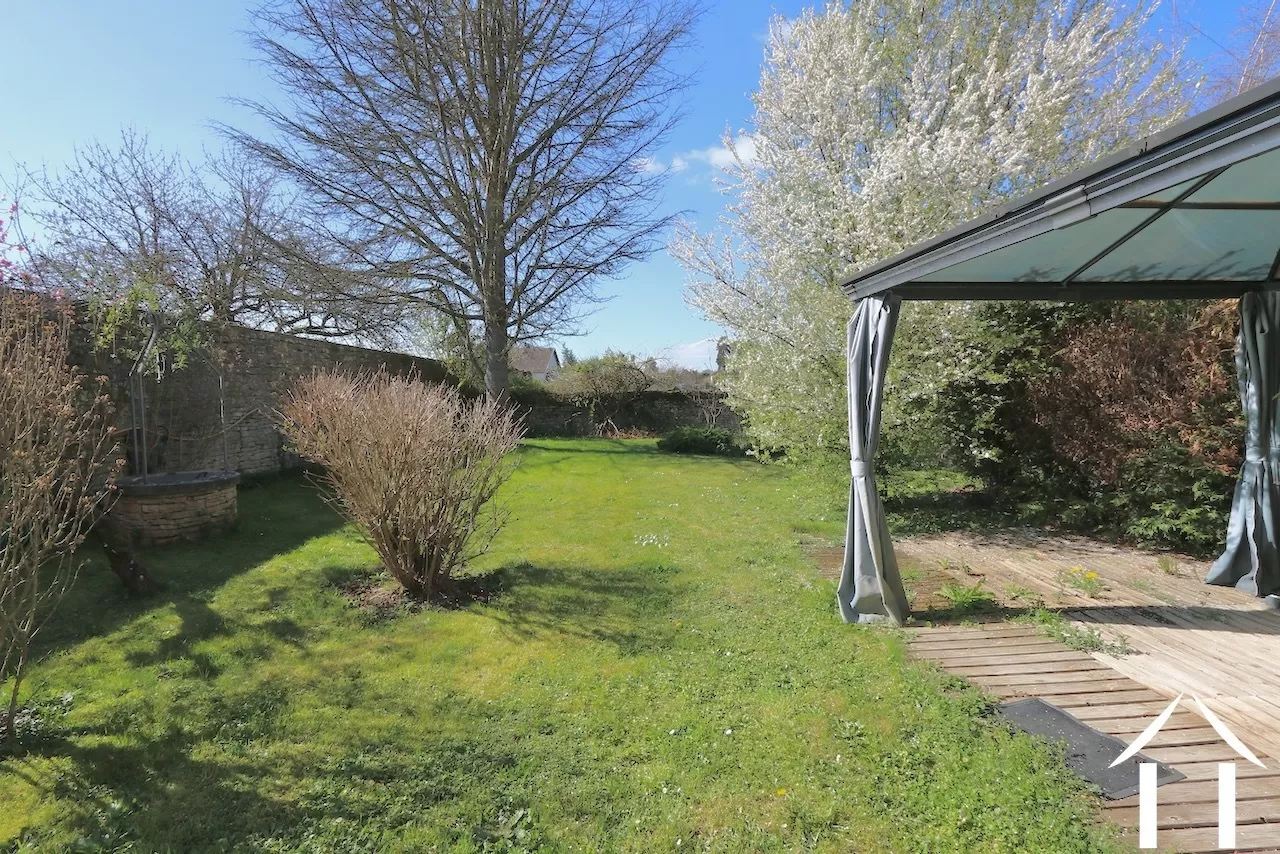 De tuin gezien vanaf de begane grond.