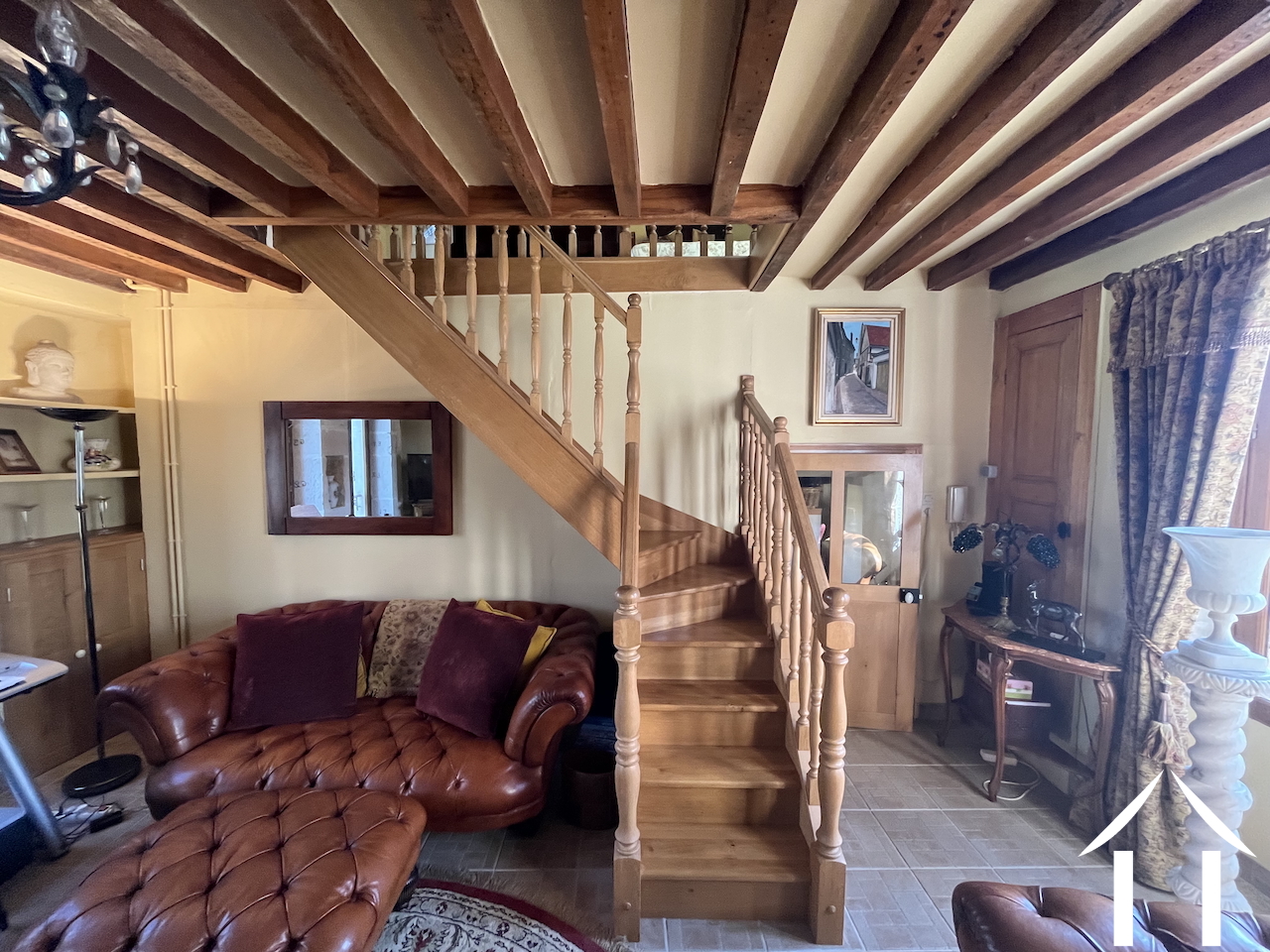 oak stairs to first floor