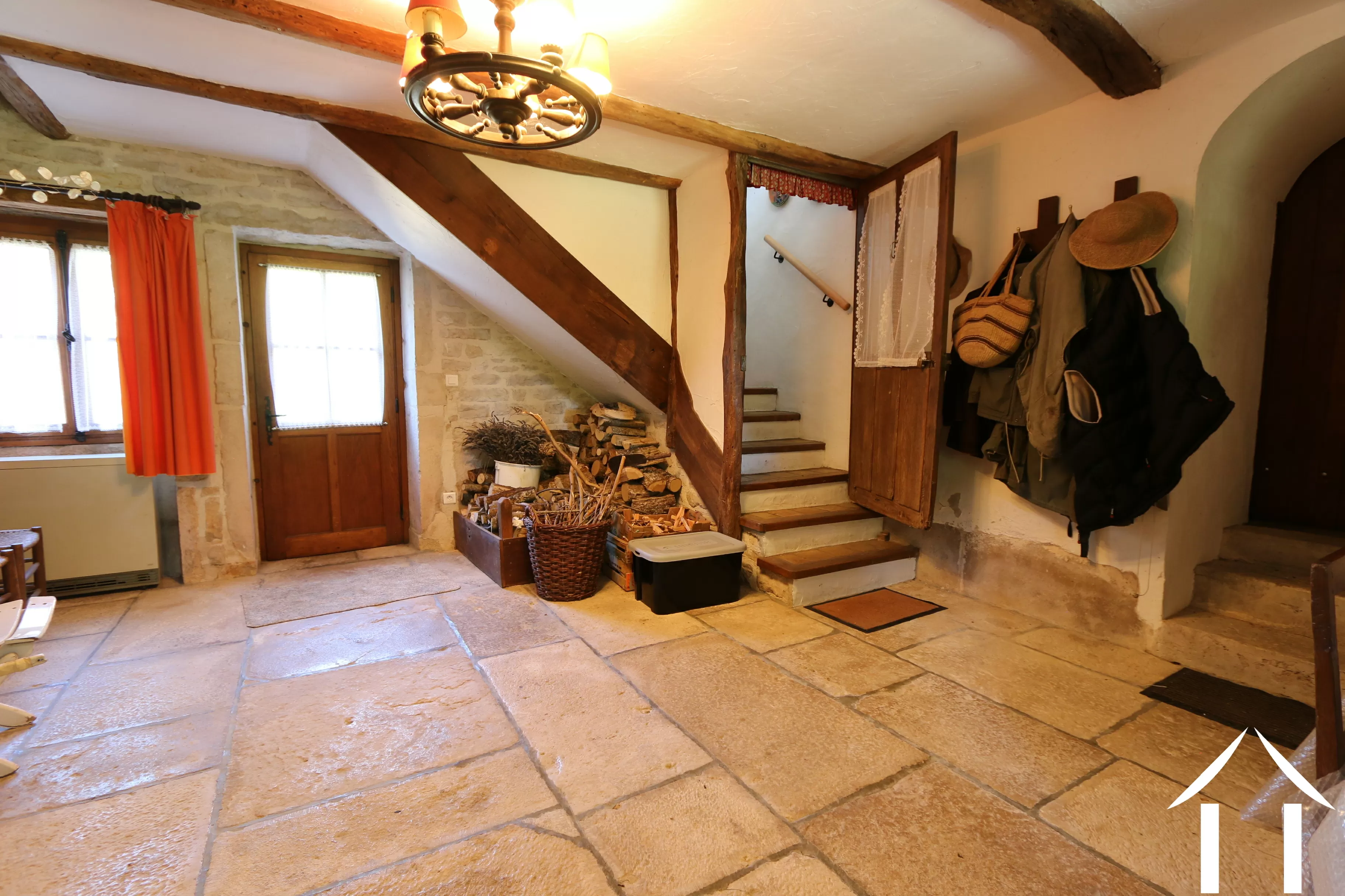 Begane grond ingang vanuit de tuin