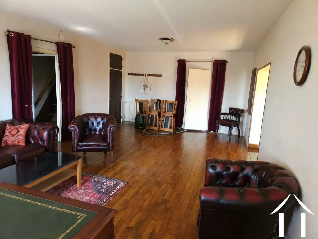 Eetkamer met Chesterfield-suite